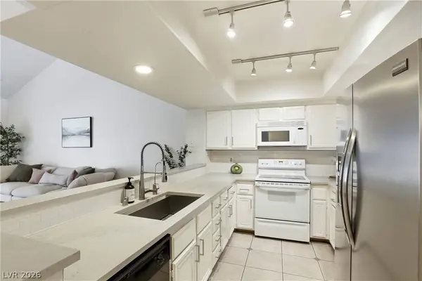 2728 Ferrin RD, Las Vegas, NV 89117