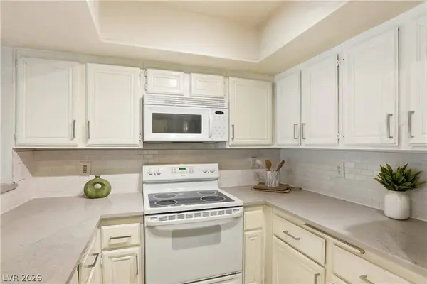 2728 Ferrin RD, Las Vegas, NV 89117