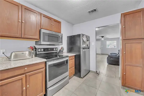 1814 Alamo AVE, Killeen, TX 76541