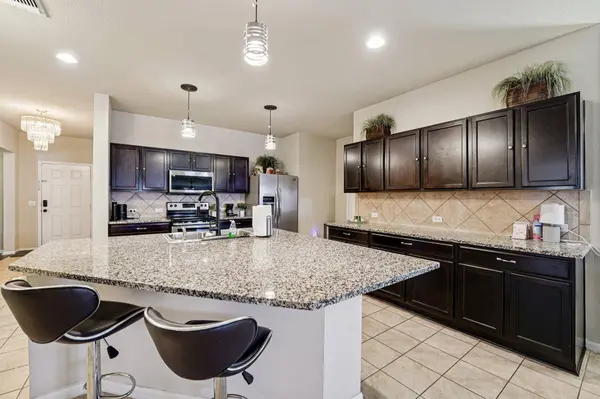 308 Nueces River TRL, Hutto, TX 78634