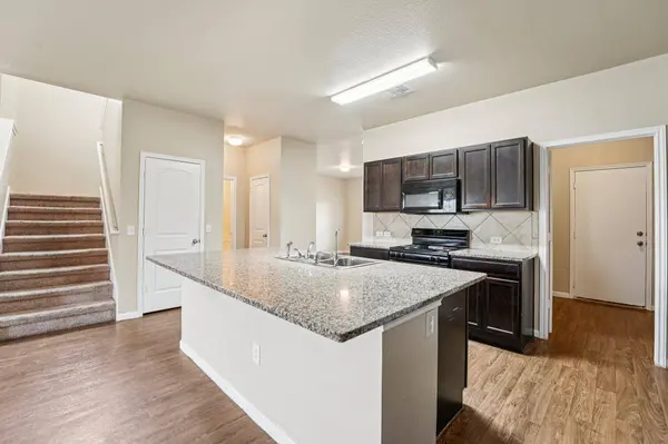 223 Camellia DR, Hutto, TX 78634