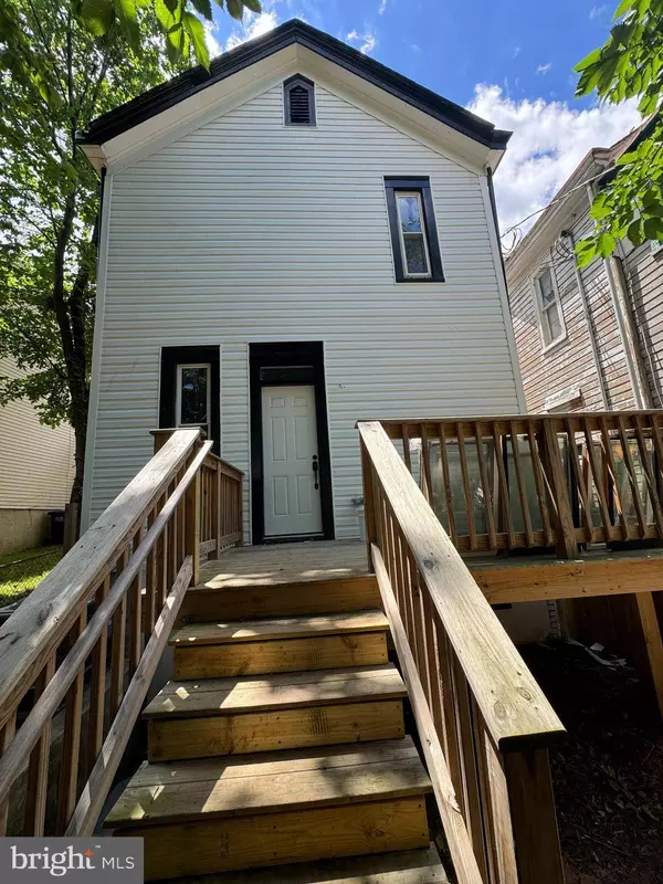 1358 VALLEY PL SE, Washington, DC 20020