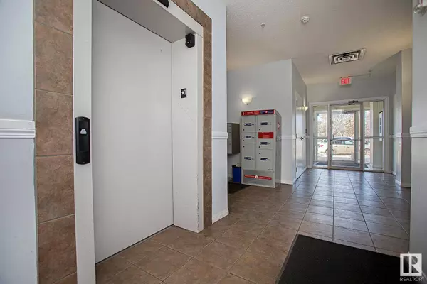 #403 8117 114 Ave NW, Edmonton, AB T5B 0C1