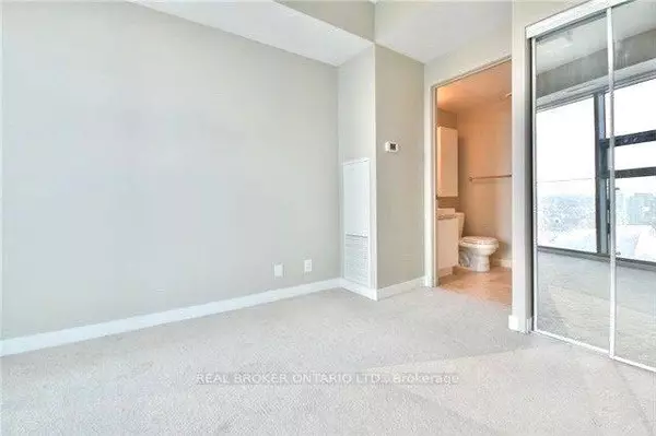 14 York ST #4405, Toronto C01, ON M5J 0B1