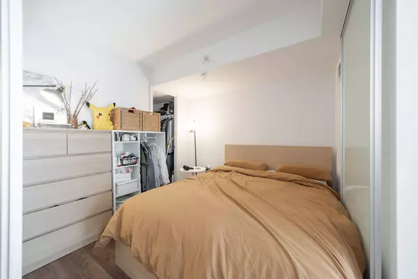 36 Lisgar ST #908, Toronto C01, ON M6J 3G2