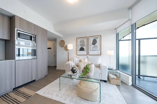 11 Wellesley ST W #5611, Toronto C01, ON M4Y 0G4