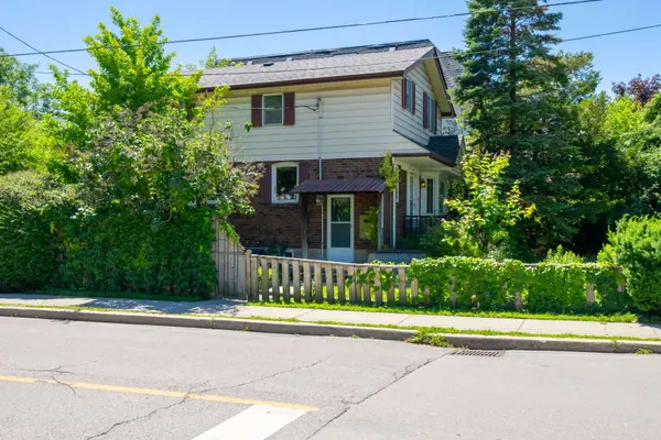 483 Melrose AVE, Toronto C04, ON M5M 2A1