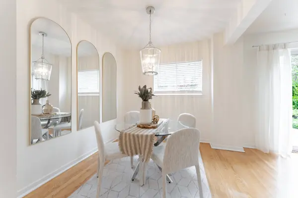 10 Leith Hill RD #15, Toronto C15, ON M2J 1Z2