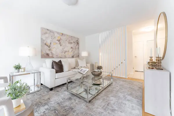 10 Leith Hill RD #15, Toronto C15, ON M2J 1Z2