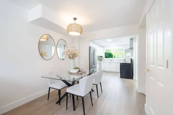 684 Dynes RD #1, Burlington, ON L7N 2V6