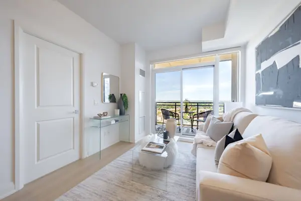 85 North Park RD #1214, Vaughan, ON L4J 0H9