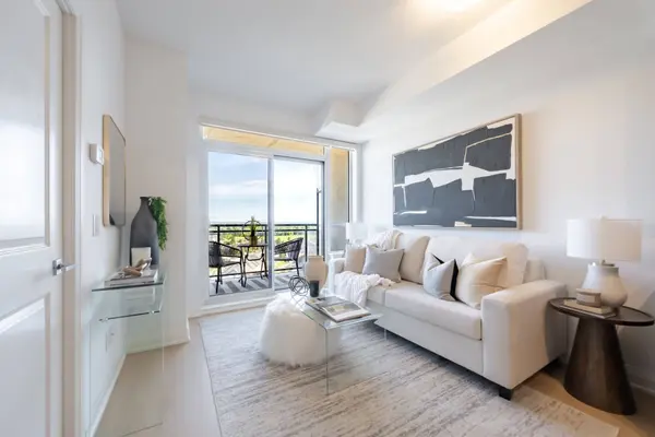 85 North Park RD #1214, Vaughan, ON L4J 0H9