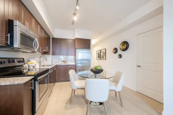 85 North Park RD #1214, Vaughan, ON L4J 0H9