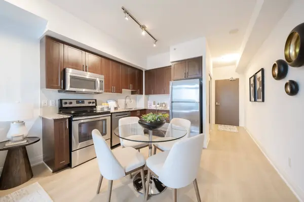 85 North Park RD #1214, Vaughan, ON L4J 0H9