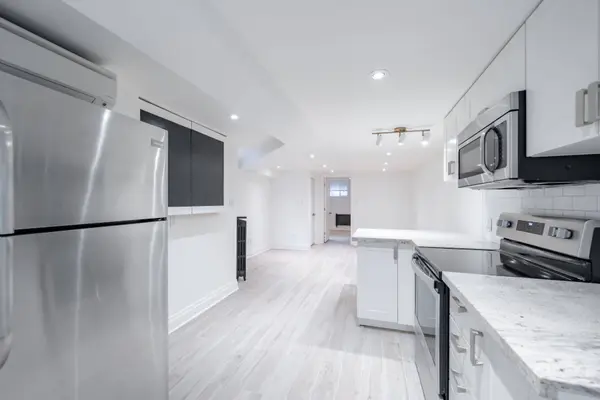 419 Ossington AVE #Lower, Toronto C01, ON M6J 3A6