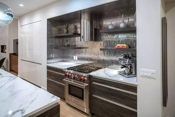 2027 31 ST SW, Calgary, AB T3E 2N1