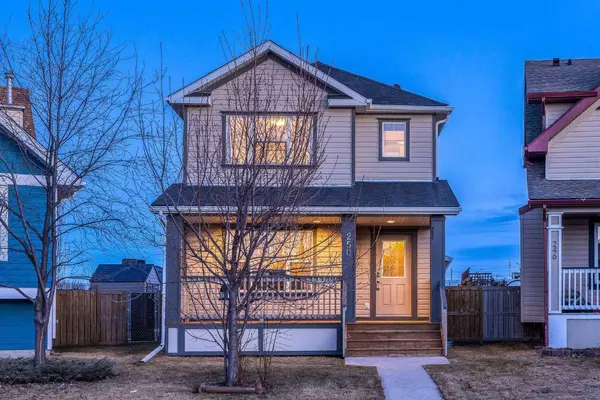 250 Copperstone GRV SE, Calgary, AB T2Z 4X7