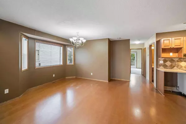 917 Westmount DR, Strathmore, AB T1P 1W8