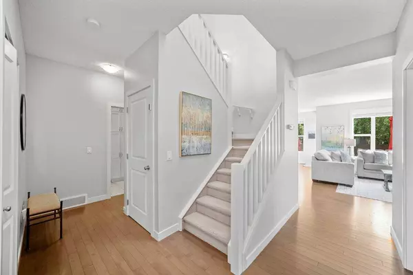 232 Chapalina TER SE, Calgary, AB T2X 3Y5