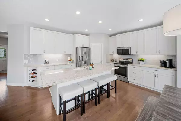 232 Chapalina TER SE, Calgary, AB T2X 3Y5