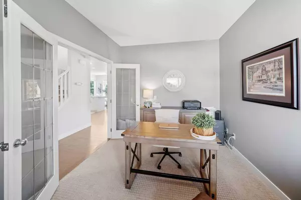 232 Chapalina TER SE, Calgary, AB T2X 3Y5