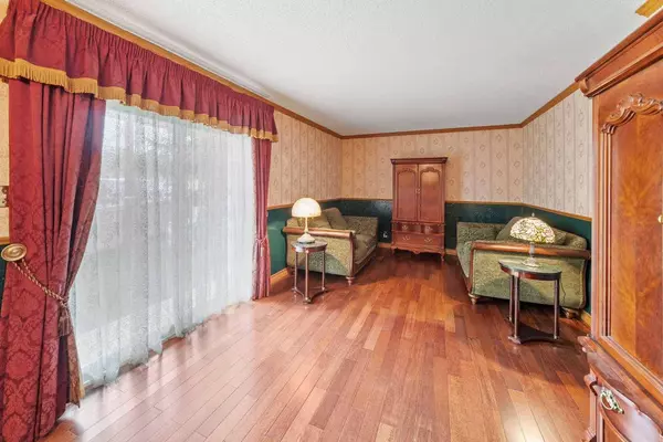 131 Prominence HTS SW, Calgary, AB T3H 2Z6