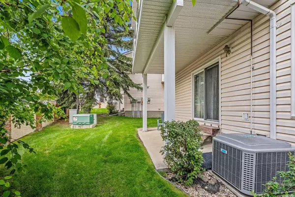 131 Prominence HTS SW, Calgary, AB T3H 2Z6