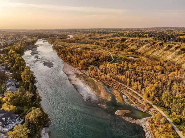 5928 Bow CRES NW, Calgary, AB T3B 2B9