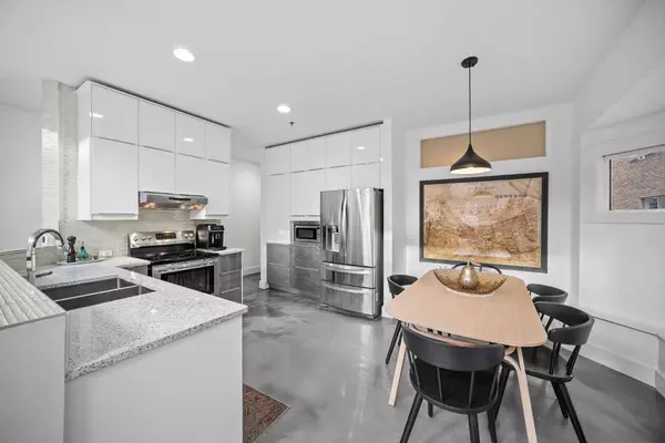 916 19 AVE SW #103, Calgary, AB T2T 0H7