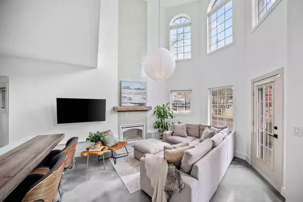 916 19 AVE SW #103, Calgary, AB T2T 0H7