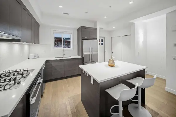 1818 14A ST SW #302, Calgary, AB T2T 3W6