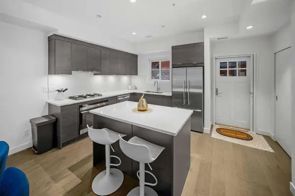 1818 14A ST SW #302, Calgary, AB T2T 3W6