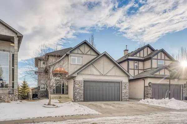 74 Sherwood PT NW, Calgary, AB T3R 1P2