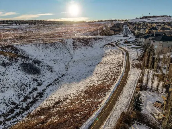 74 Sherwood PT NW, Calgary, AB T3R 1P2