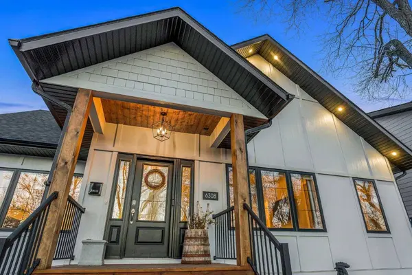 6308 Lacombe WAY SW, Calgary, AB T3E 5T3