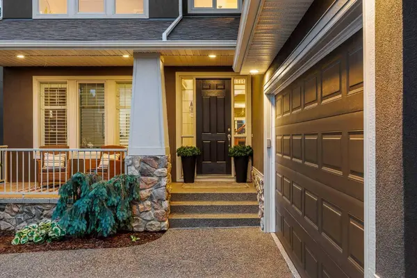 41 Aspen Ridge WAY SW, Calgary, AB T3H 5M2