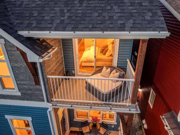 176 Seton Villas SE, Calgary, AB T3M 3L9