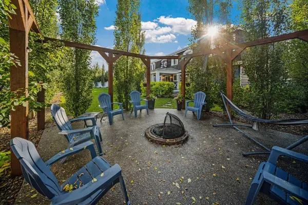 325 Thorndale PL, Strathmore, AB T1P 1C5
