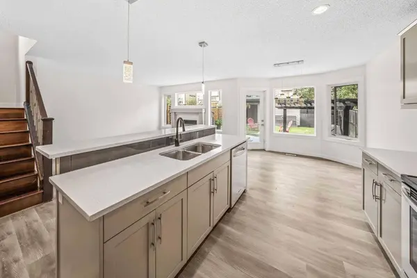 137 Sage Valley Close NW, Calgary, AB T3R 0J4