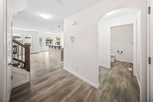 137 Sage Valley Close NW, Calgary, AB T3R 0J4