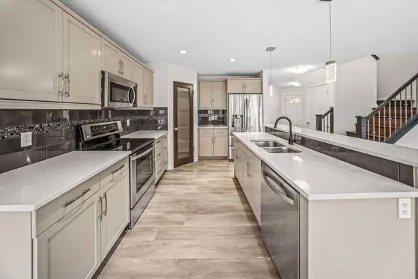 137 Sage Valley Close NW, Calgary, AB T3R 0J4