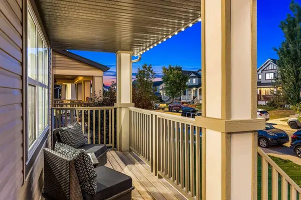 207 Copperpond RD SE, Calgary, AB T2Z 0X3