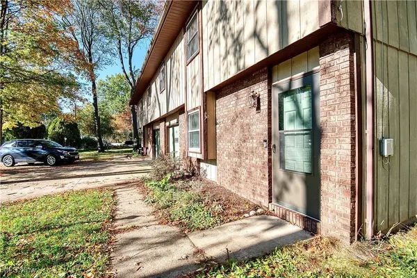 3121-3123 Don DR, Akron, OH 44319