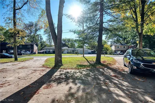 3121-3123 Don DR, Akron, OH 44319