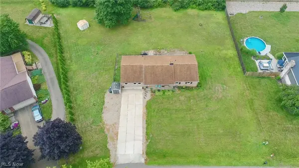 7868 Windward Trace CIR NW, Massillon, OH 44646