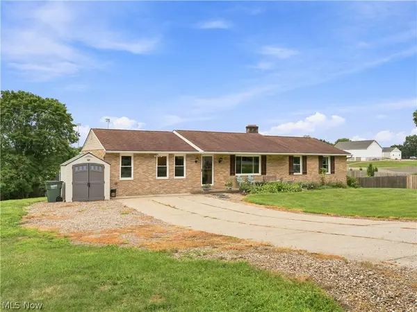 7868 Windward Trace CIR NW, Massillon, OH 44646