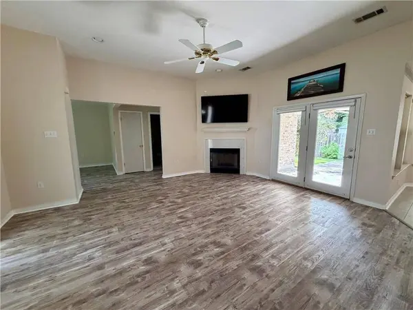 537 W MARLIN CT, Gretna, LA 70056