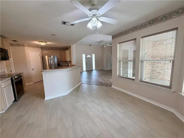 537 W MARLIN CT, Gretna, LA 70056