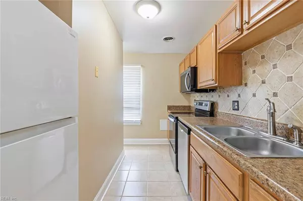 1630 Darren CIR, Portsmouth, VA 23701