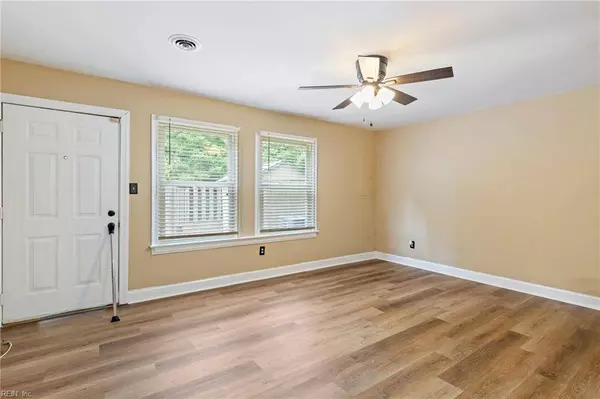 1630 Darren CIR, Portsmouth, VA 23701